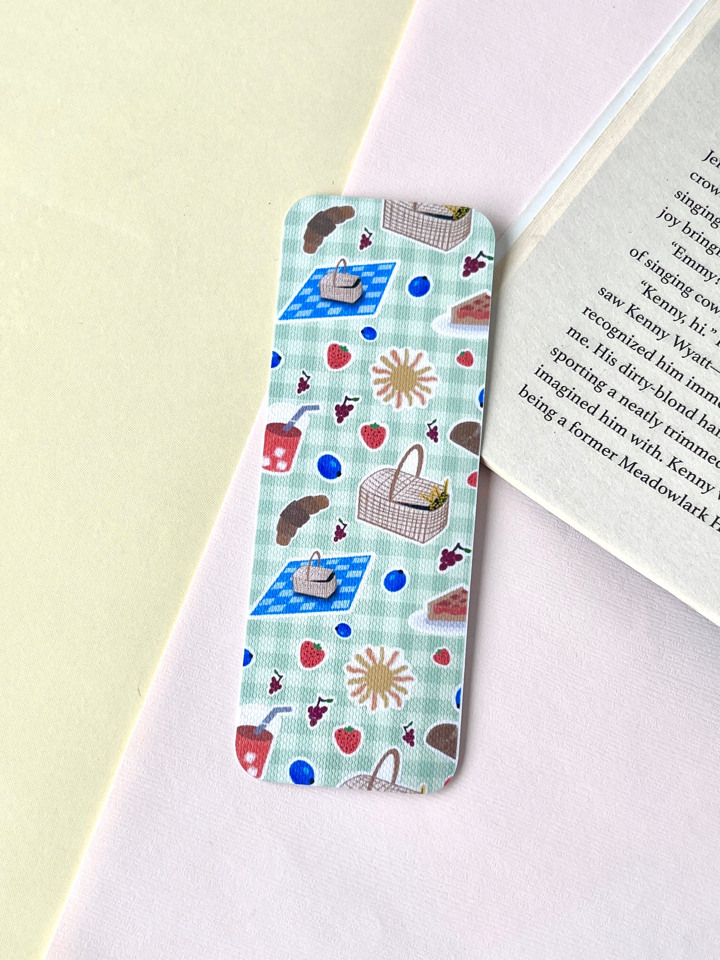 Picnic Blanket Bookmark – Cozy Retro Reading Aesthetic 🥑