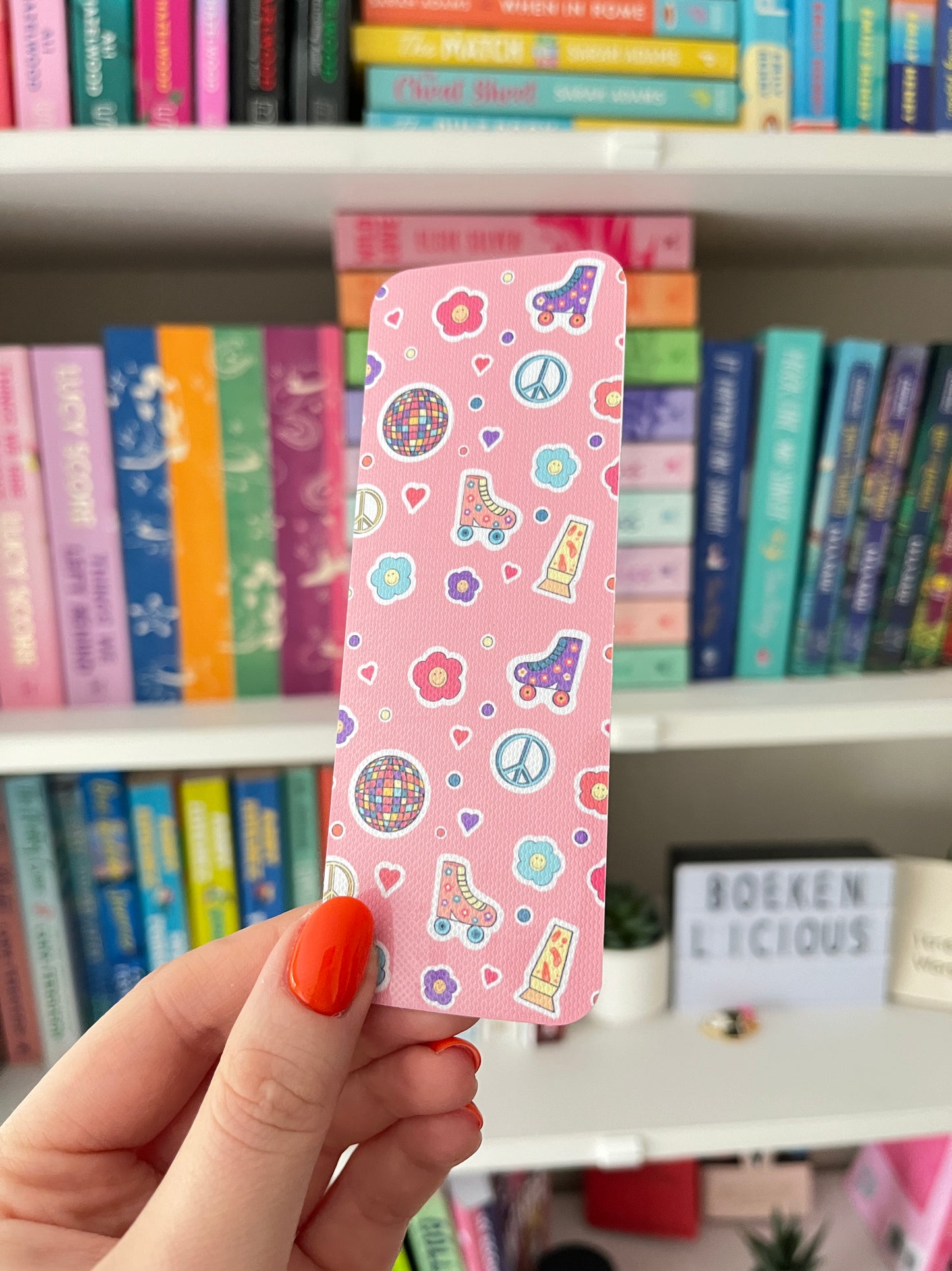 Retro Reading Bookmark – Vintage Cozy Book Lover Design 🥑