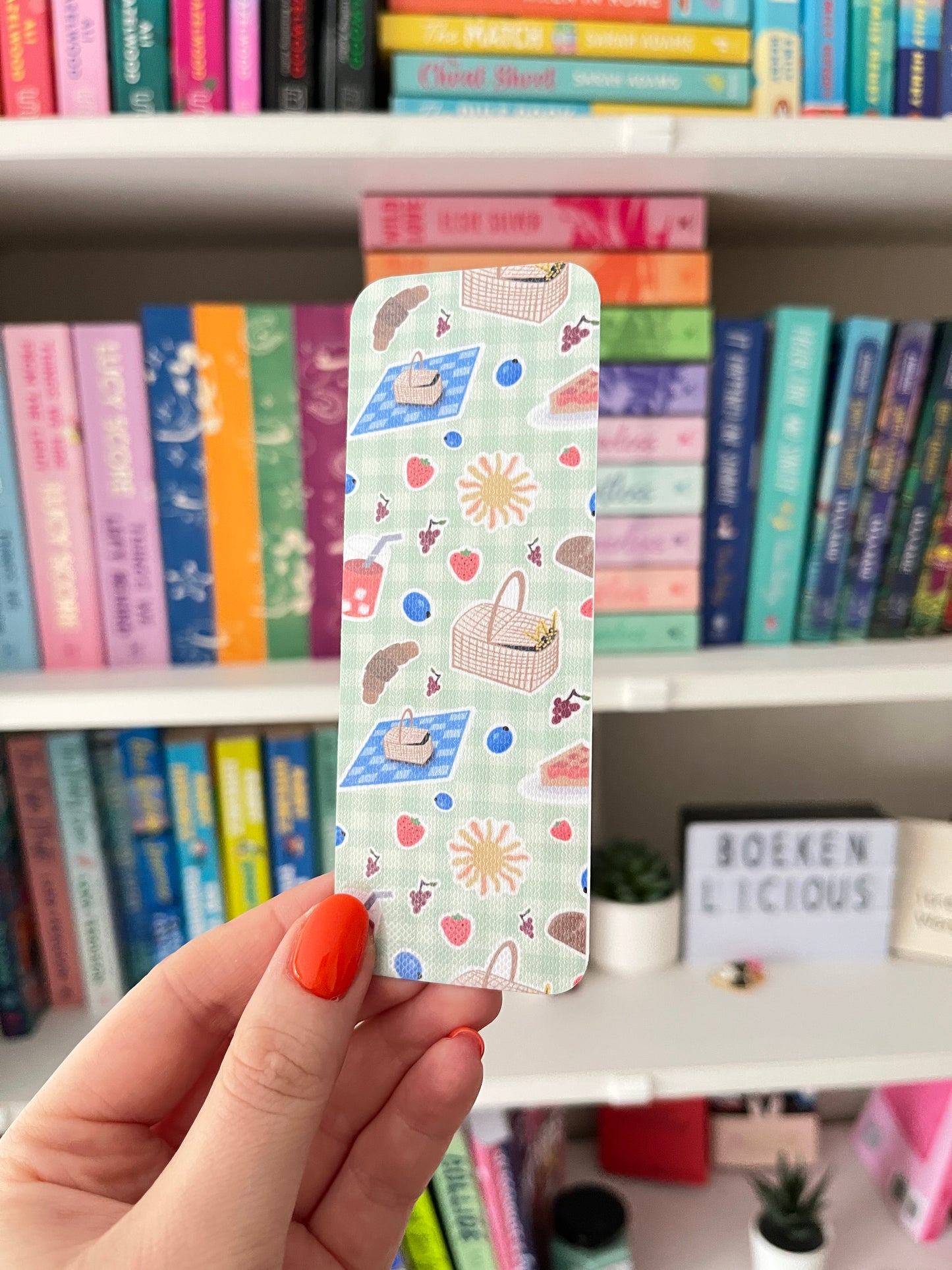 Picnic Blanket Bookmark – Cozy Retro Reading Aesthetic 🥑